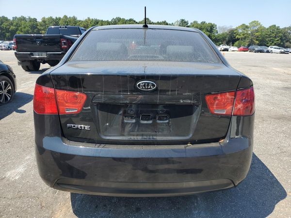 2013 KIA FORTE LX