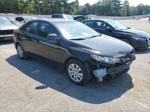 2013 KIA FORTE LX