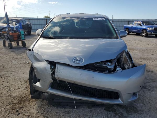 2017 TOYOTA SIENNA — DIRF