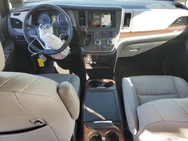 2017 TOYOTA SIENNA — CKPT