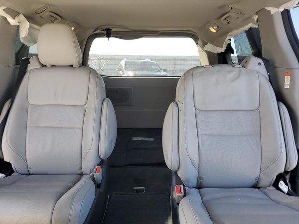 2017 TOYOTA SIENNA — SUVN