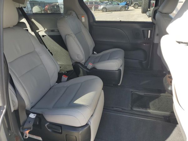 2017 TOYOTA SIENNA — PSRS