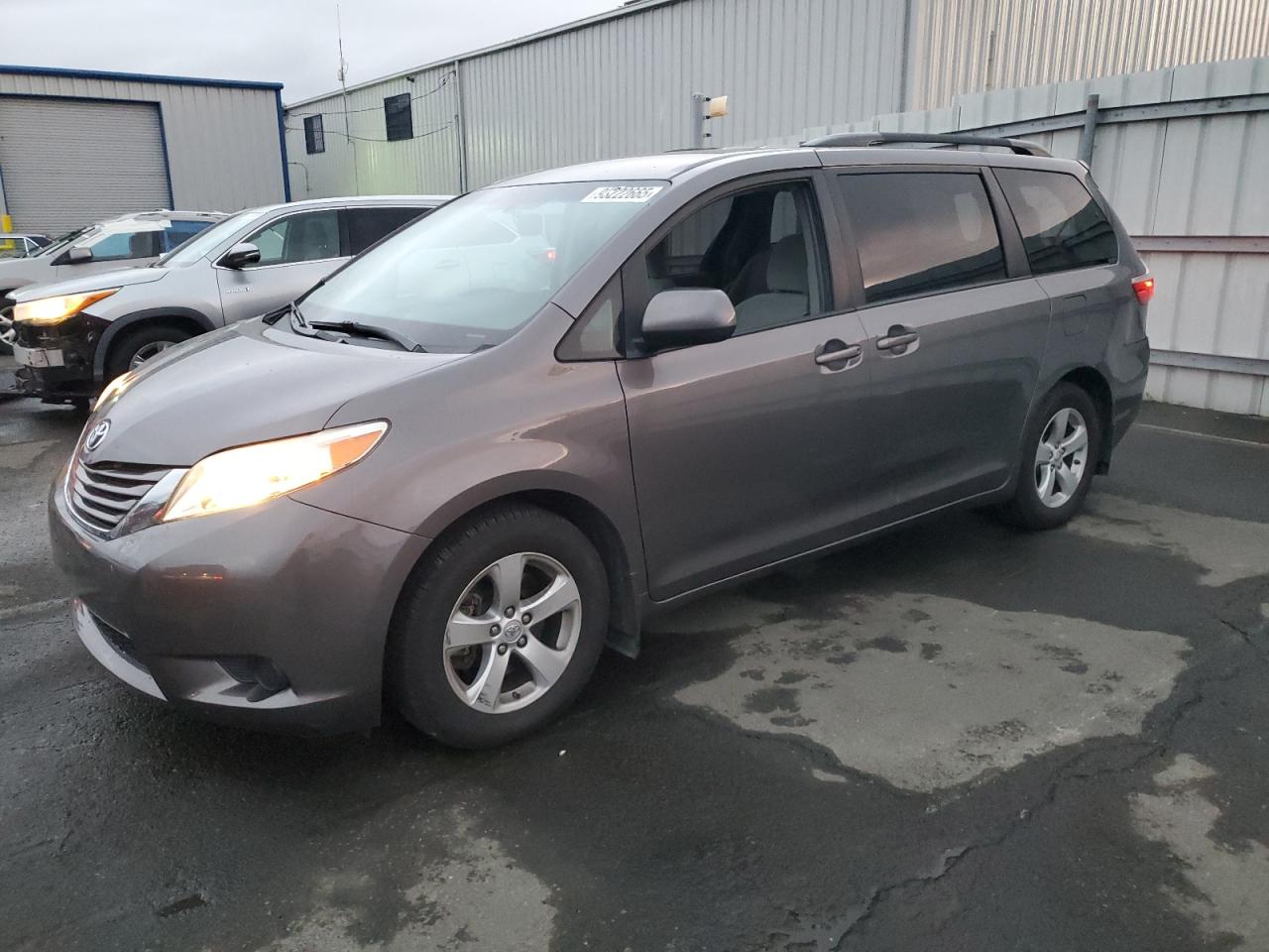 2017 TOYOTA SIENNA