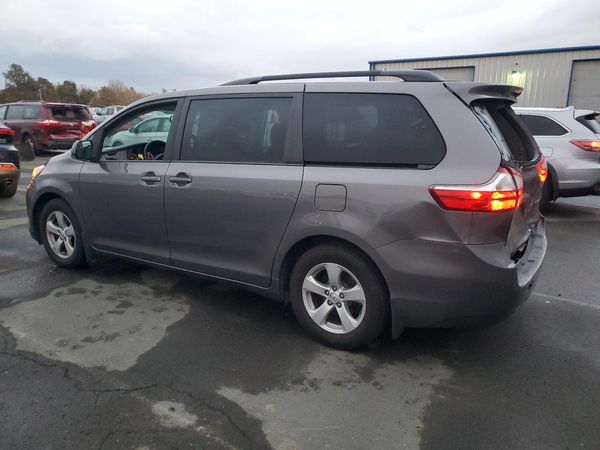 2017 TOYOTA SIENNA