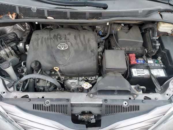2017 TOYOTA SIENNA