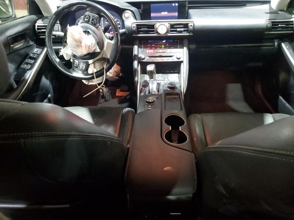 2017 LEXUS IS