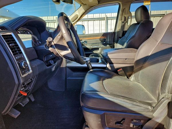 2016 RAM 1500 LARAMIE CREW CAB 4X4