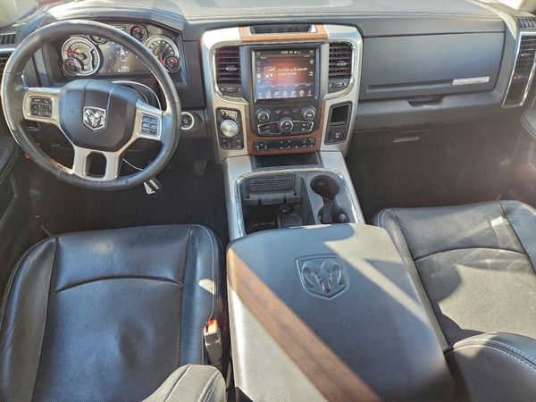 2016 RAM 1500 LARAMIE CREW CAB 4X4