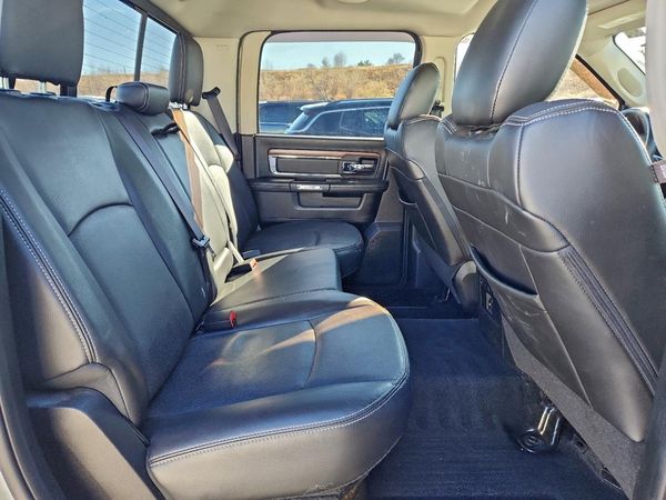2016 RAM 1500 LARAMIE CREW CAB 4X4
