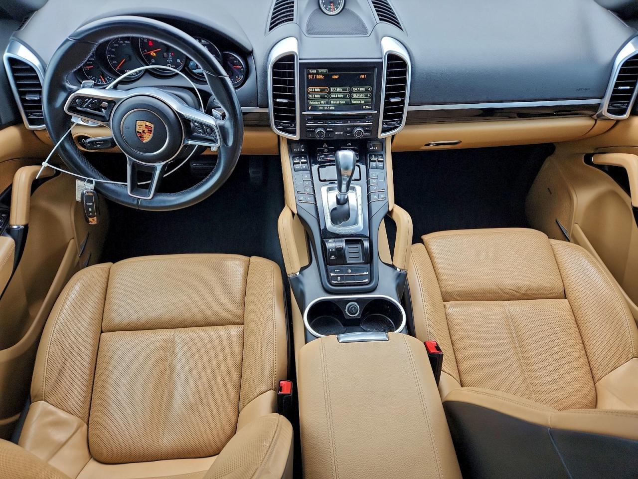 2016 PORSCHE CAYENNE