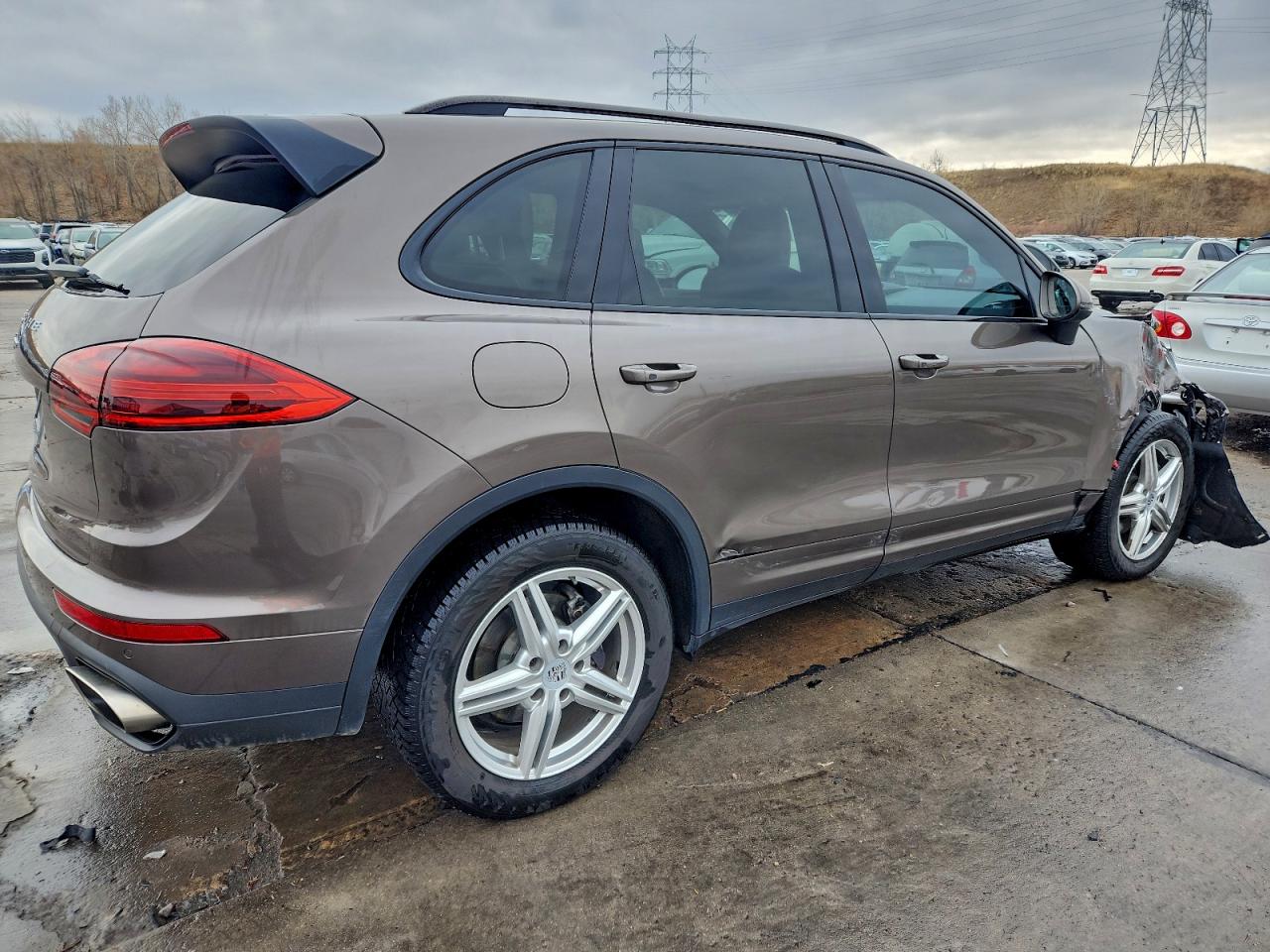 2016 PORSCHE CAYENNE