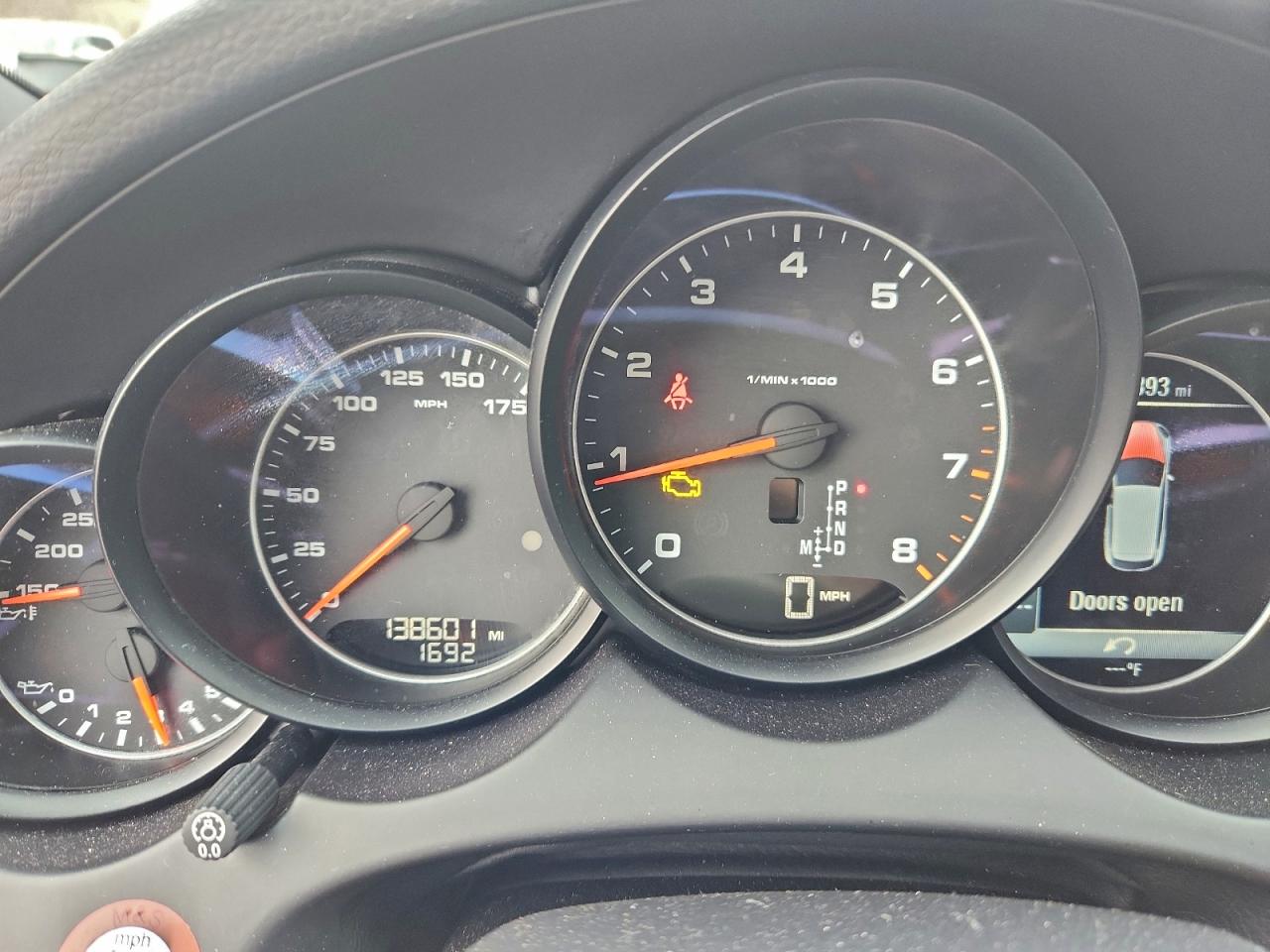 2016 PORSCHE CAYENNE