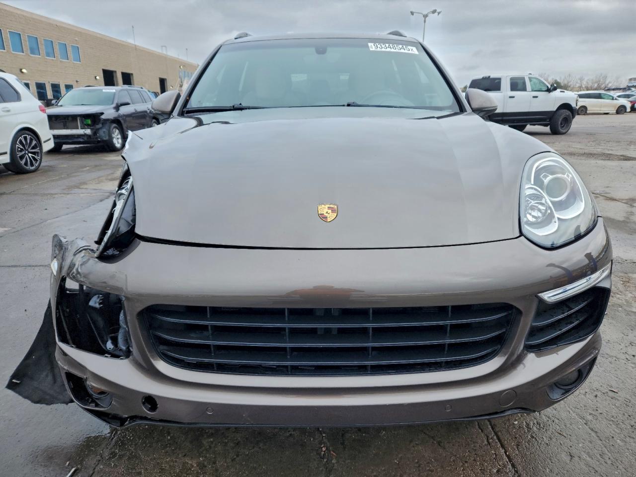 2016 PORSCHE CAYENNE