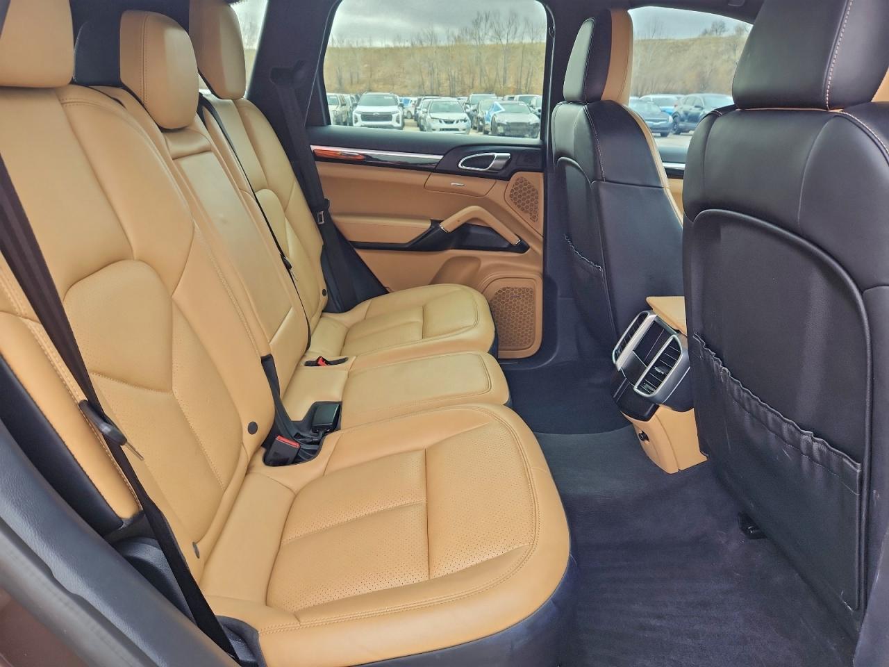 2016 PORSCHE CAYENNE