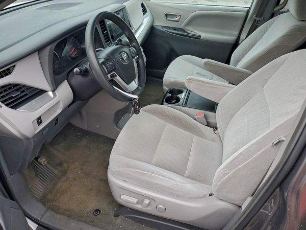 2017 TOYOTA SIENNA