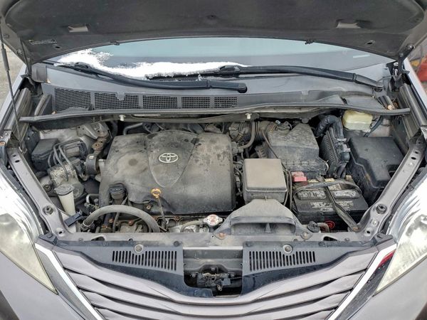 2017 TOYOTA SIENNA