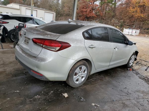 2018 KIA FORTE LX Base