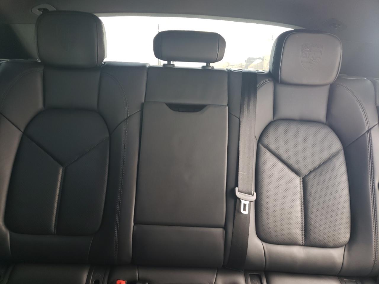 2020 PORSCHE MACAN