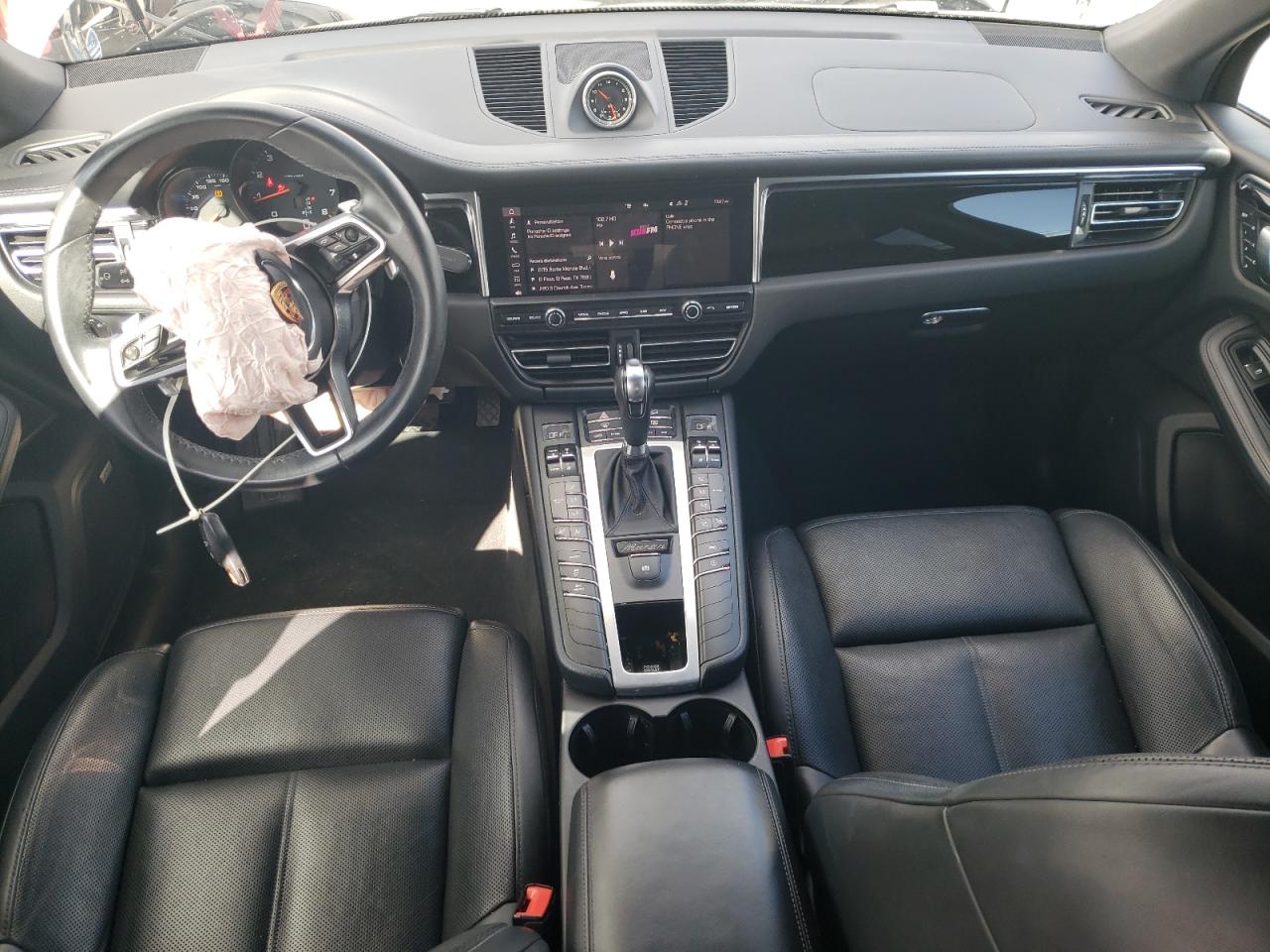 2020 PORSCHE MACAN