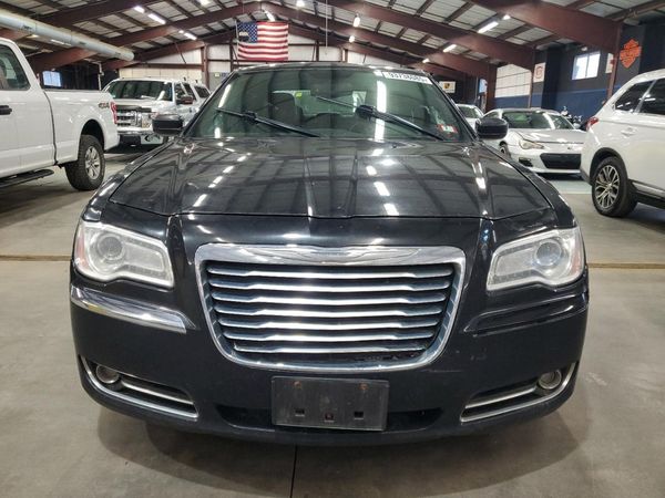 2013 CHRYSLER 300 Base