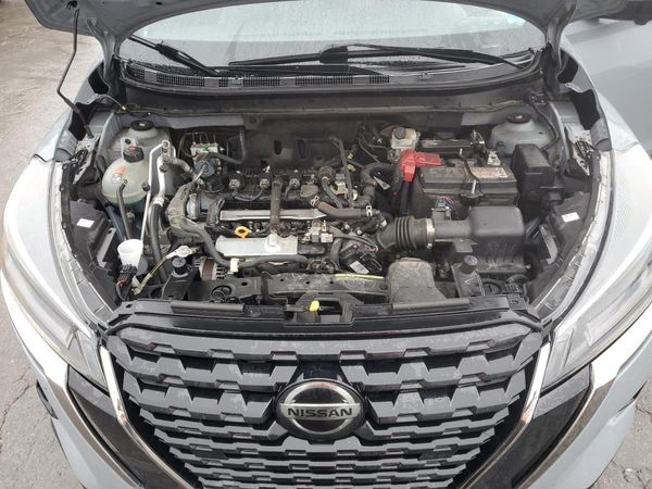 2021 NISSAN KICKS