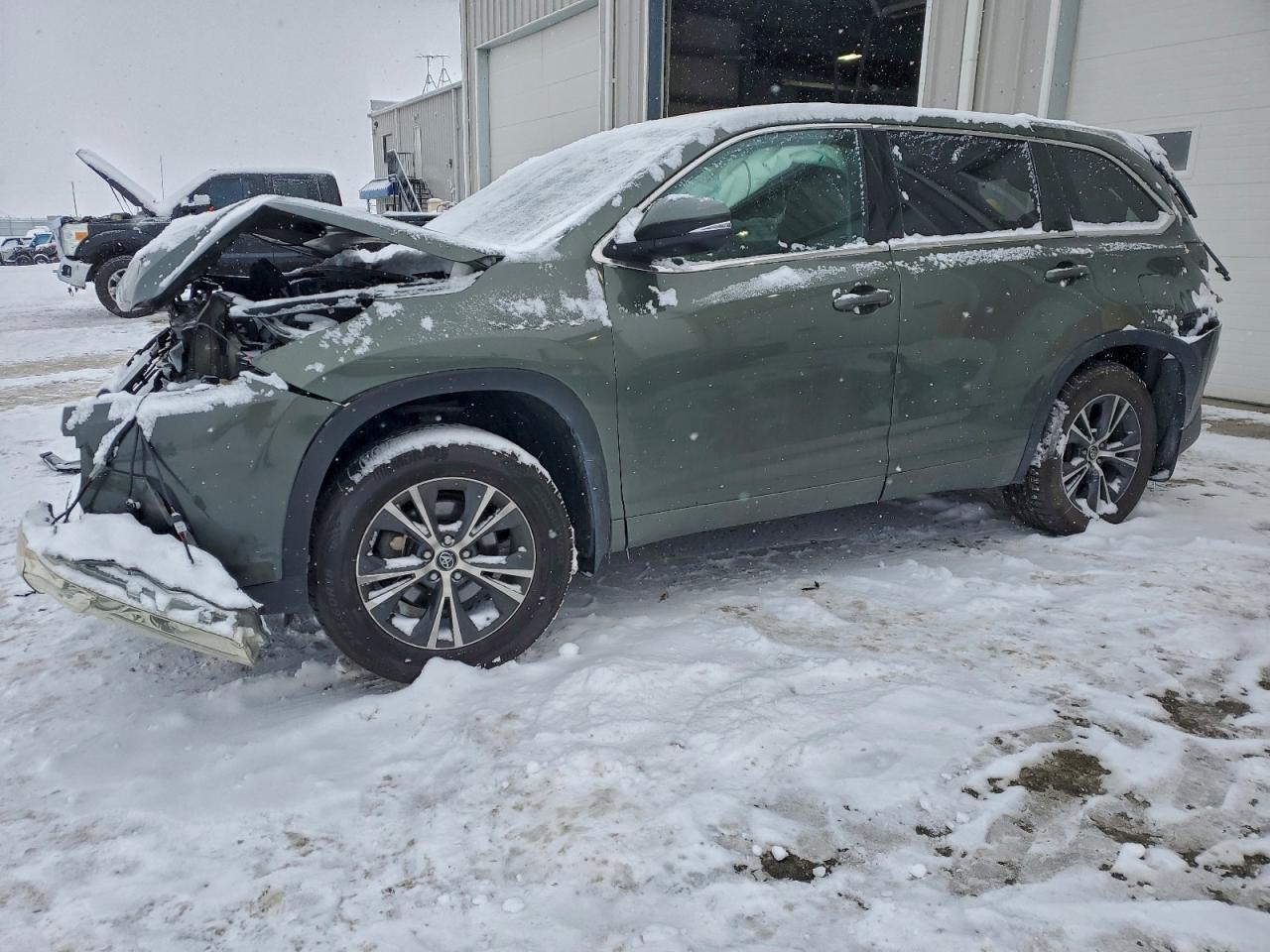 2018 TOYOTA HIGHLANDER LE/LE Plus