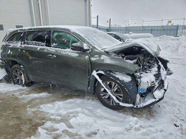 2018 TOYOTA HIGHLANDER LE/LE Plus