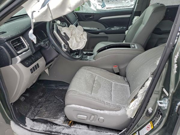 2018 TOYOTA HIGHLANDER LE/LE Plus