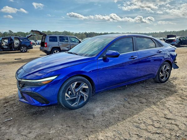 2024 HYUNDAI ELANTRA