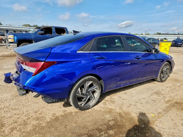 2024 HYUNDAI ELANTRA
