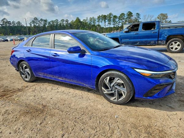 2024 HYUNDAI ELANTRA