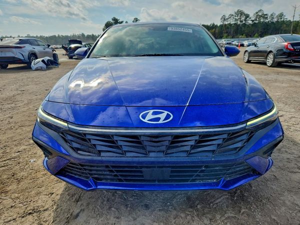 2024 HYUNDAI ELANTRA