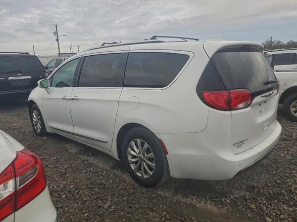 2019 CHRYSLER PACIFICA