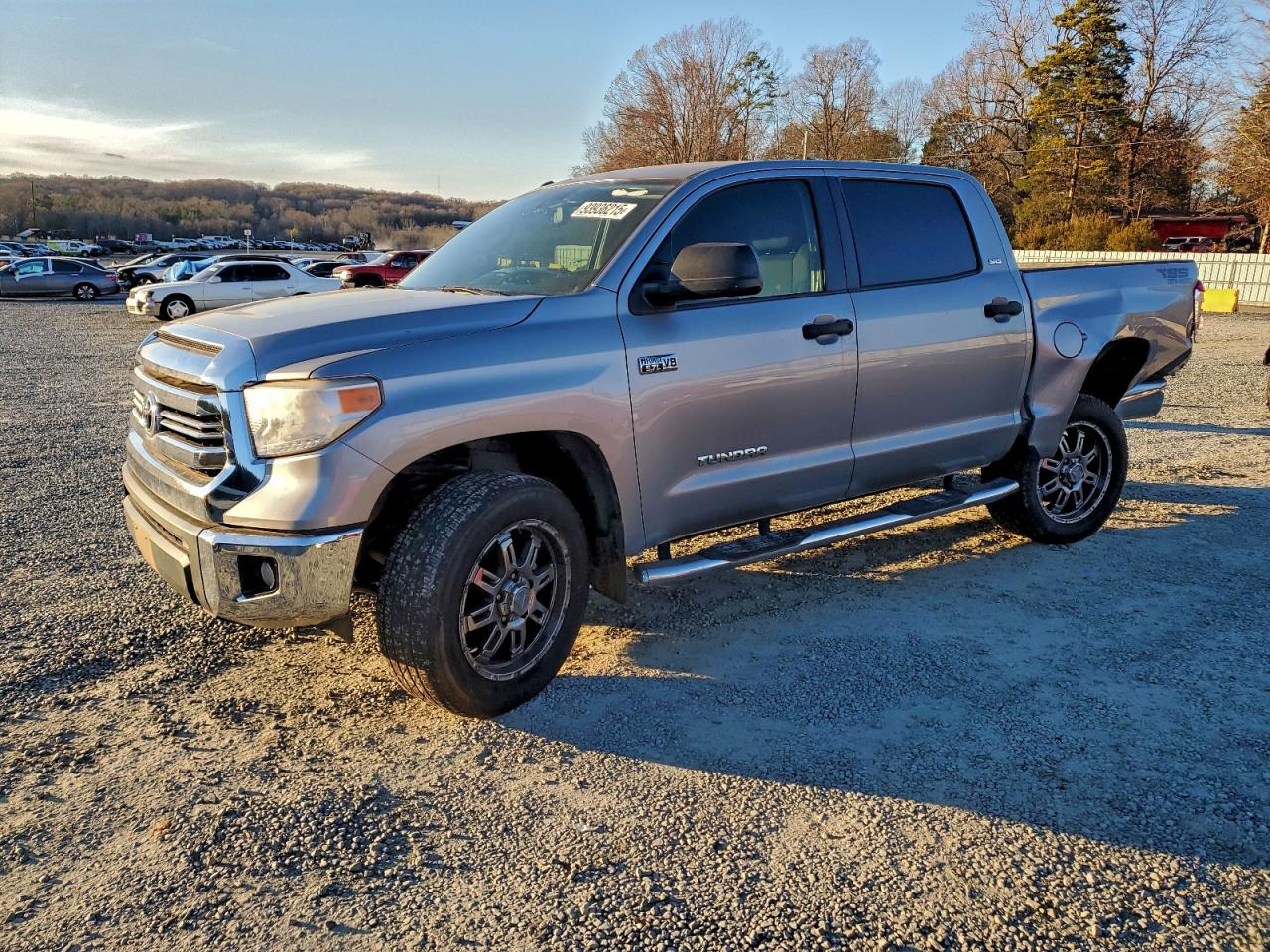 2016 TOYOTA TUNDRA SR5/TRD Pro — Front 3/4