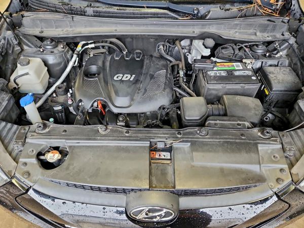 2015 HYUNDAI TUCSON GLS (Middle)