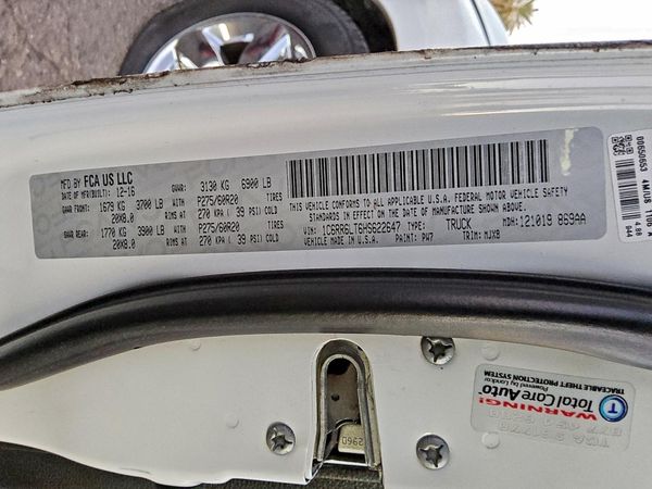 2017 RAM 1500 SLT — VINS