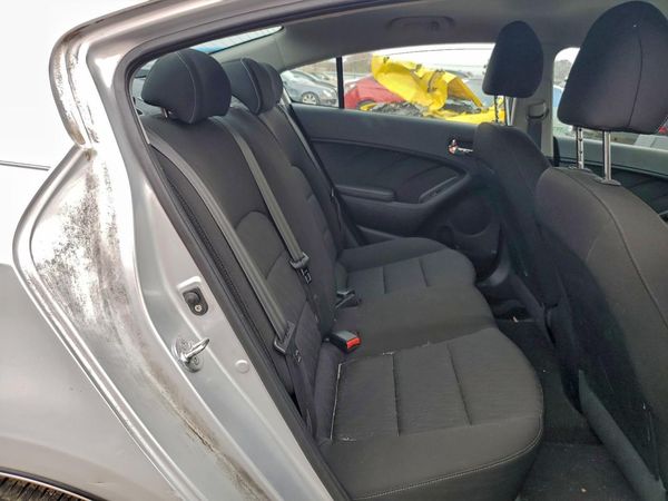 2016 KIA FORTE GL (Middle-Low Grade)