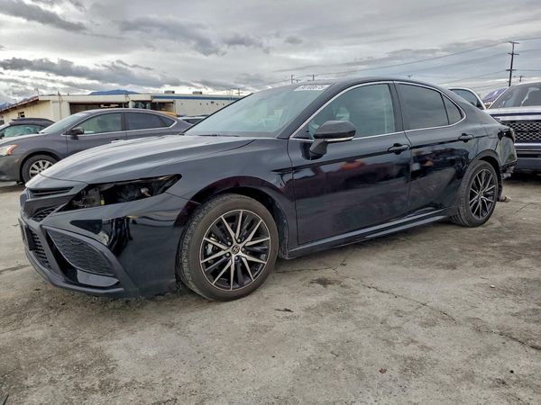 2024 TOYOTA CAMRY SE — Front 3/4