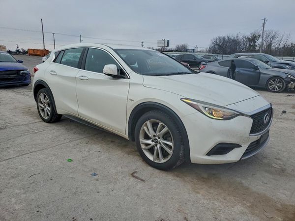 2017 INFINITI QX30
