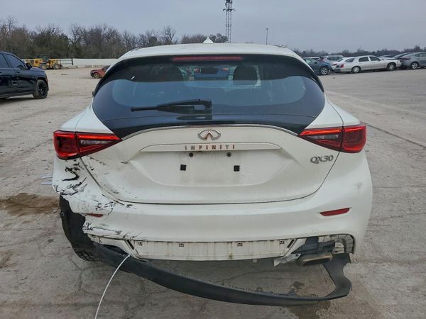 2017 INFINITI QX30