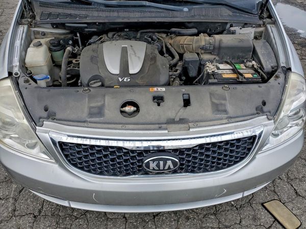 2014 KIA SEDONA GL