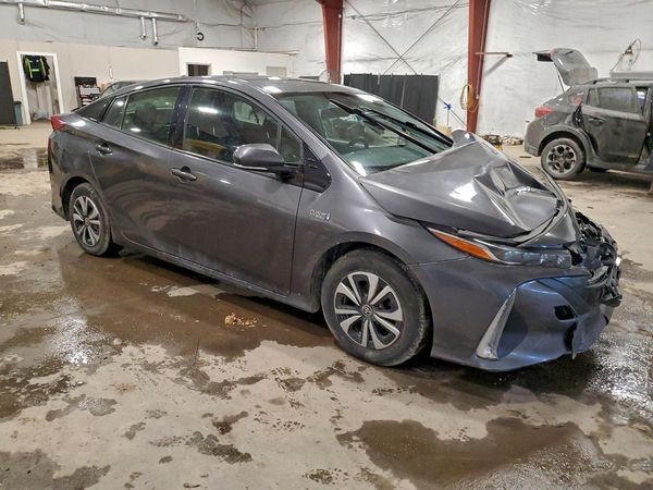 2017 TOYOTA PRIUS Three/Four/Four Adv