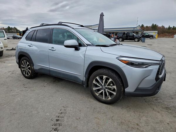 2024 TOYOTA COROLLA CROSS XLE