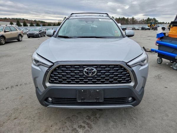 2024 TOYOTA COROLLA CROSS XLE