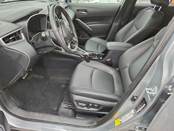 2024 TOYOTA COROLLA CROSS XLE