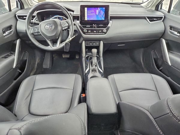 2024 TOYOTA COROLLA CROSS XLE