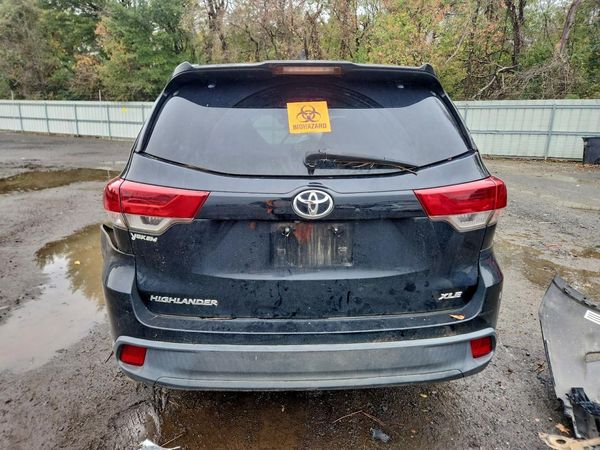 2017 TOYOTA HIGHLANDER