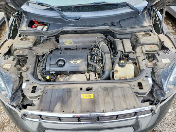 2014 MINI COOPER