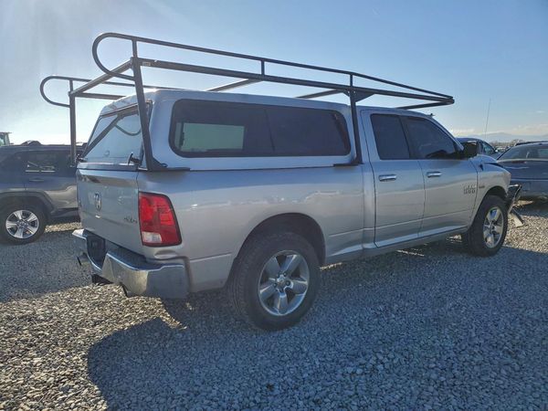 2016 RAM 1500 SLT QUAD CAB 4X4