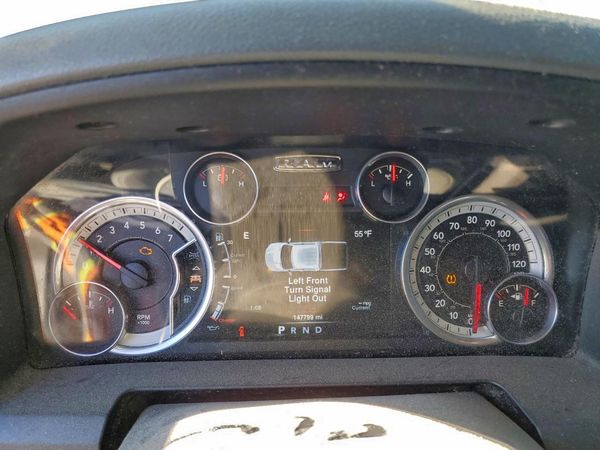 2016 RAM 1500 SLT QUAD CAB 4X4